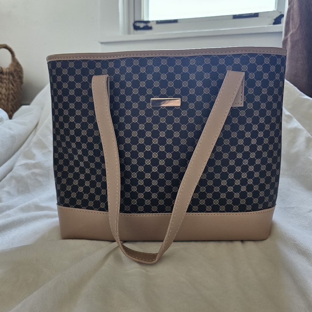 Geometric Patterned Tote Bag - image 1